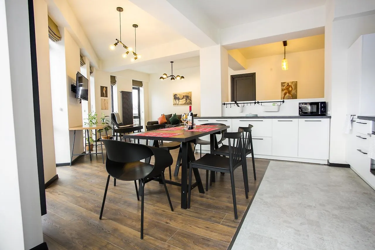 2Br Apt With Pool & Gym In The Building- By Wehost تبليسي جورجيا