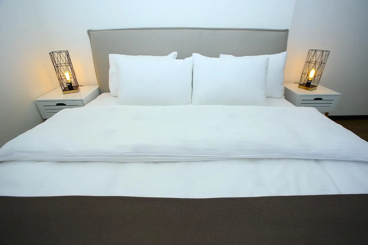 2Br Apt With Pool & Gym In The Building- By Wehost Тбилиси Апартаменты